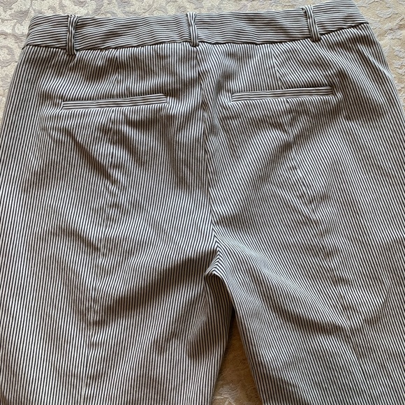 ELLE capris pin striped high rise, ankle pants - Picture 2 of 12